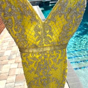 This Primavera Couture dress will sure make an absolutely stunning statement!!